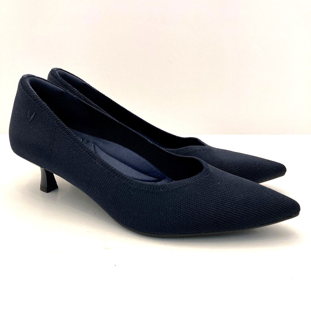 Elegant Navy Blue Pointed Heels